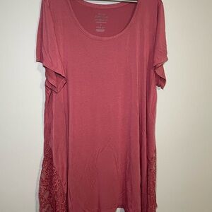 Torrid Dusty Rose Lace Trim Tee size 4 EUC